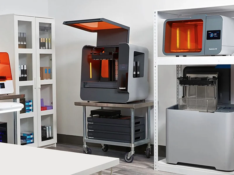 Atelier d'impression 3D MC3D Line : imprimantes résine et poste de post-traitement